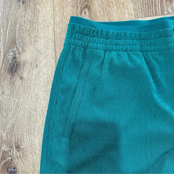 Athleta Echo Wide Crop Kelly Green Quick Drying Breathable Pants Sz 14T GUC - Picture 3 of 10